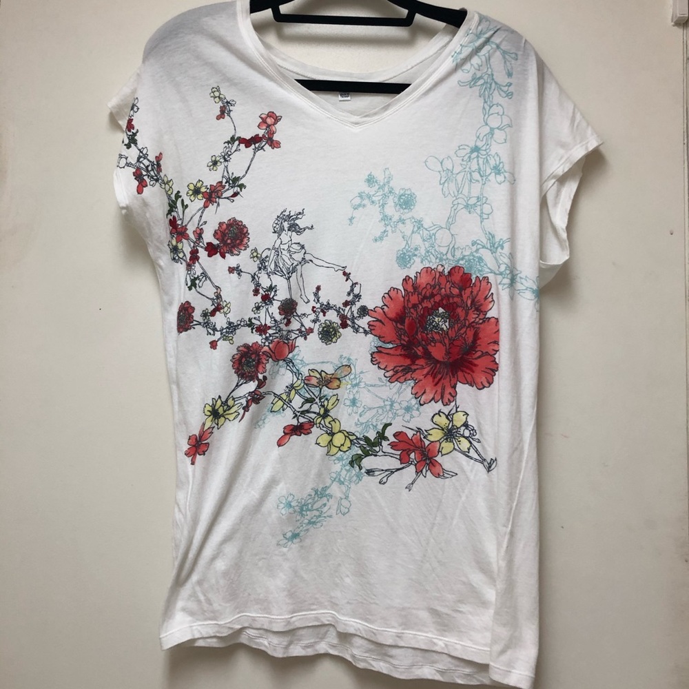 CAbi White Floral Top